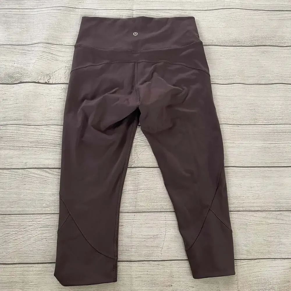 Lululemon In Movement Tight Leggings Crop 19” Women 8 Black Currant